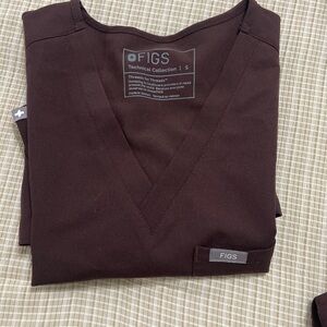 Figs Expresso Scrub Set- Expresso Evans petite skinny scrub pants, Catarina top